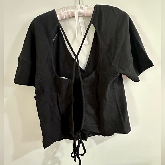 Banana Republic Tops - Black Banana Republic cropped criss-cross back short sleeve shirt, size XL, NWT